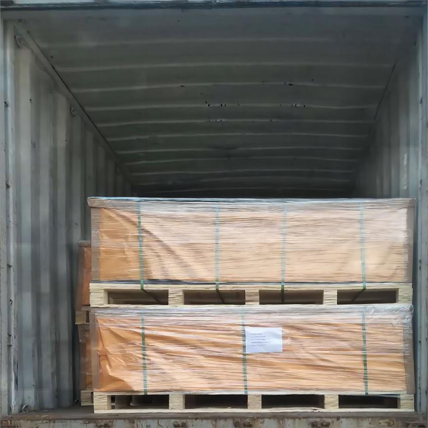 pvc片材-服装模板装箱