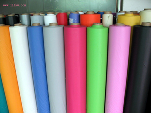 فیلمی نەرم و نیان ڤینێل بۆ چاپی پیشەسازی لە مادەی PVC 