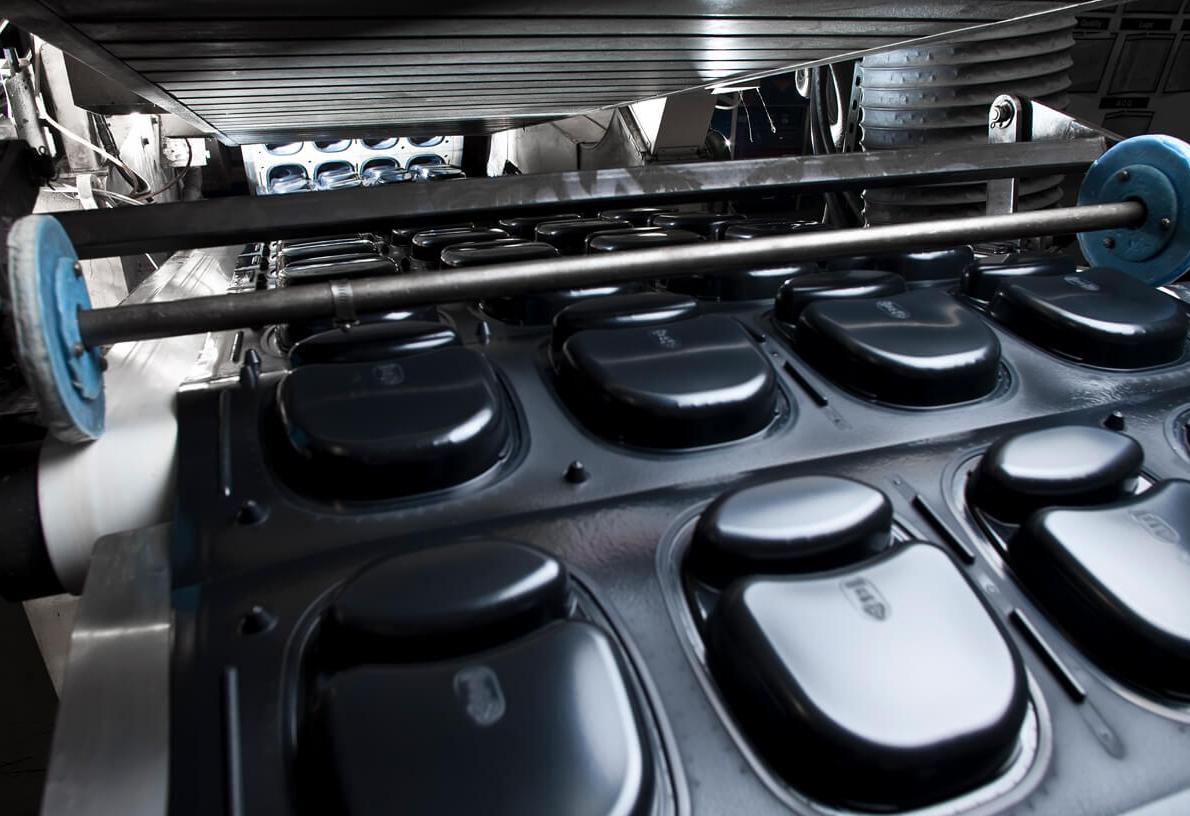 Model 026 - 15 oz Rectangle 2 Compartment Black CPET Tray