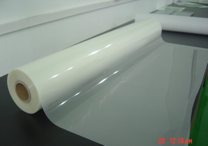 فیلمی نەرمی نەرم و نیان ڤینێل شیت بۆ چاپی شاشە لە مادەی PVC 